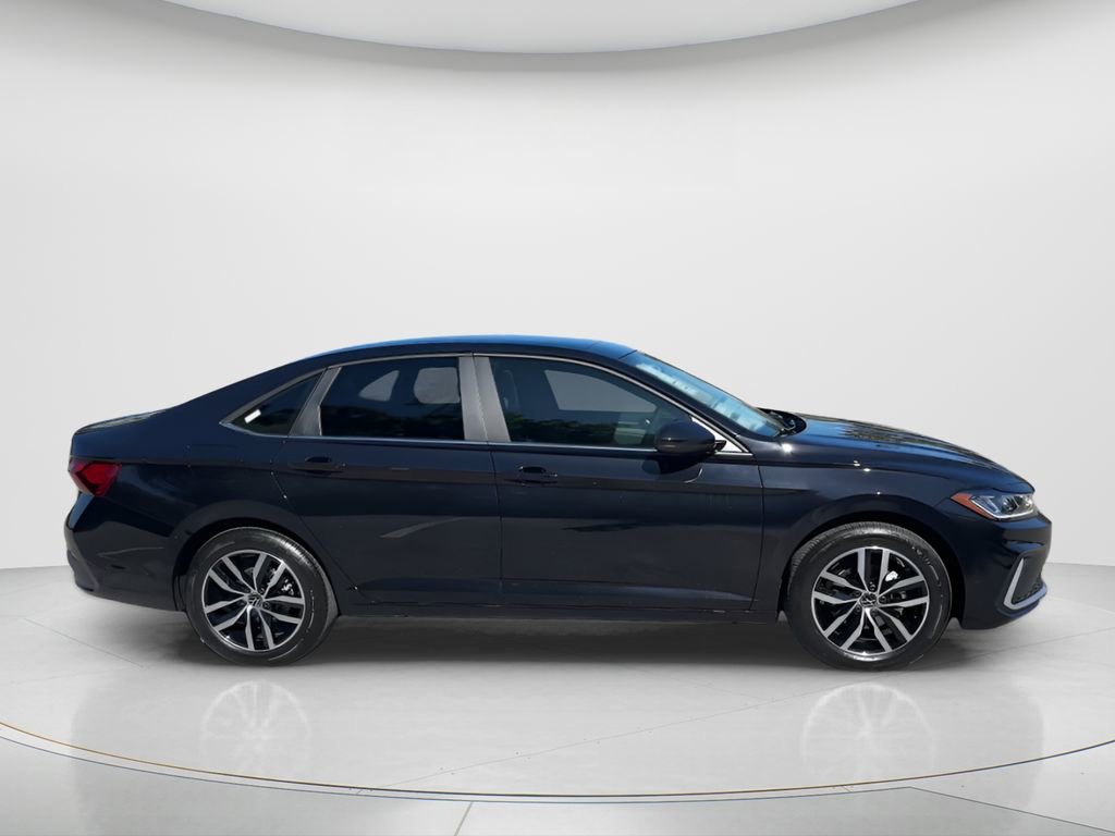 New 2026 Volkswagen Jetta SE image 6