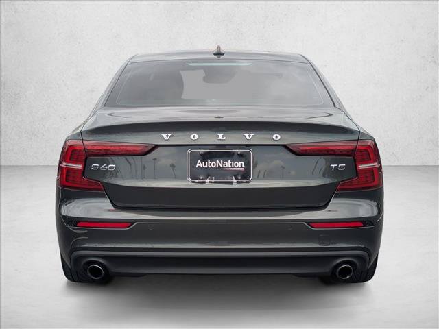Used 2021 Volvo S60 T5 Momentum FWD image 7