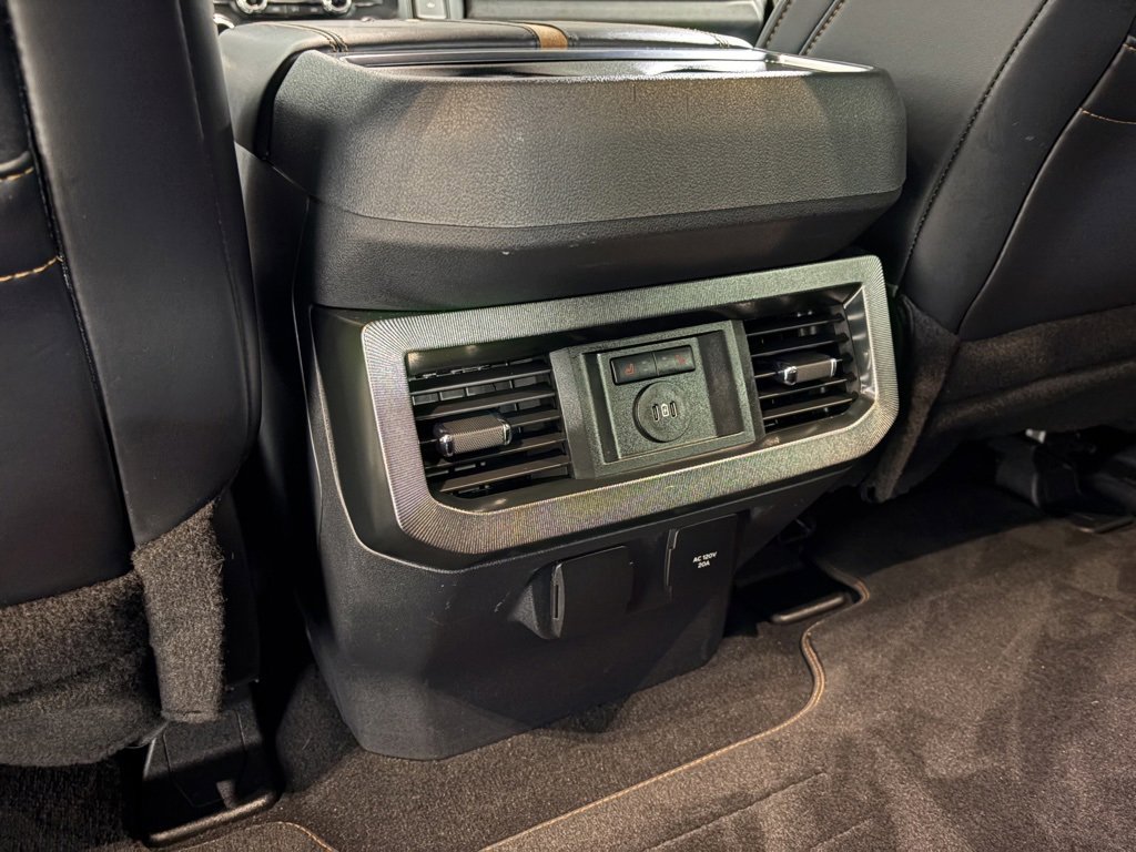 Used 2024 Ford F250 Platinum image 27