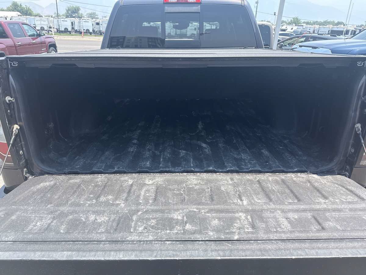 Used 2016 GMC Sierra 1500 Denali w/ Enhanced Driver Alert Package AWD/4WD image 17