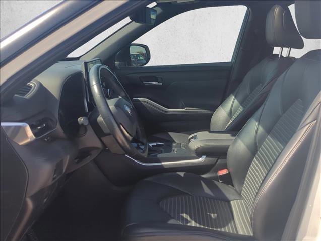 Used 2021 Toyota Highlander XSE image 11