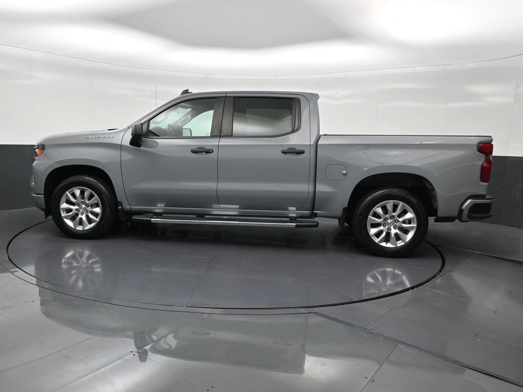 Used 2024 Chevrolet Silverado 1500 Custom RWD image 2