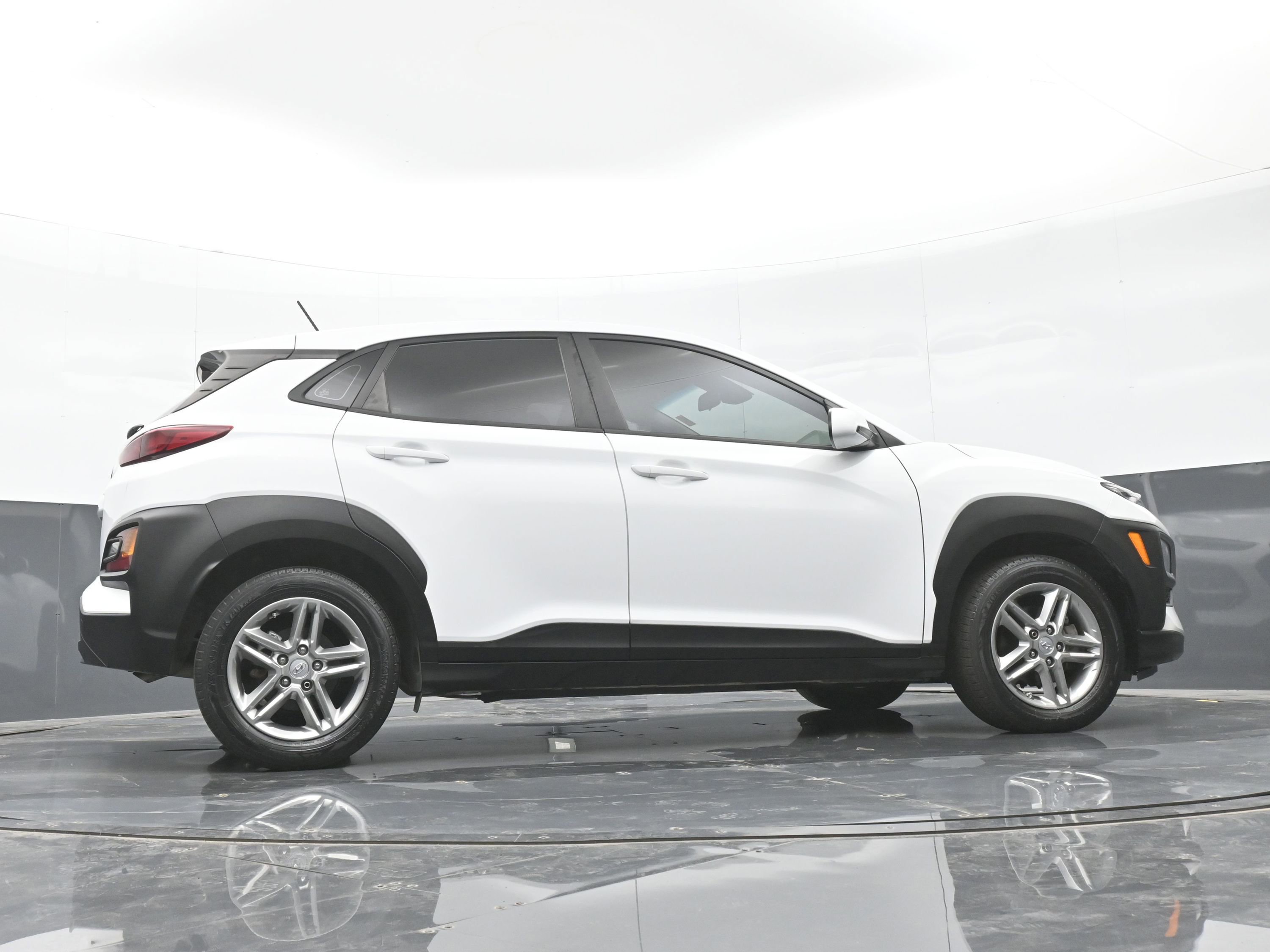 Used 2021 Hyundai Kona SE FWD image 40