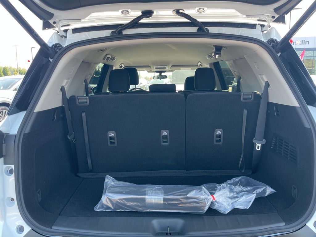 New 2026 Nissan Pathfinder SV FWD image 9
