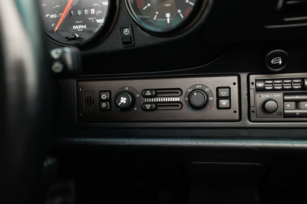 Used 1995 Porsche 911 Carrera RWD image 87