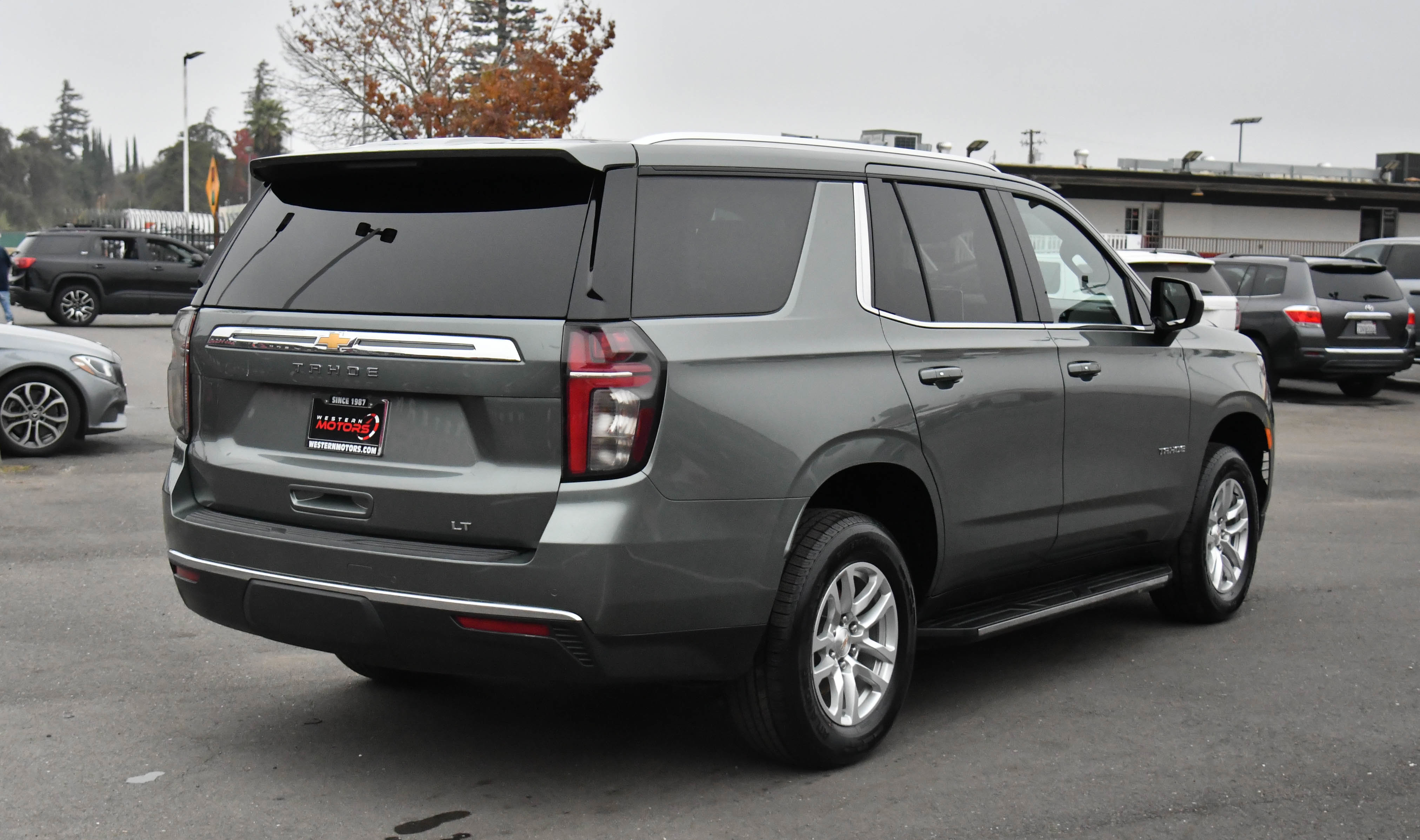 Used 2024 Chevrolet Tahoe LT AWD/4WD image 8