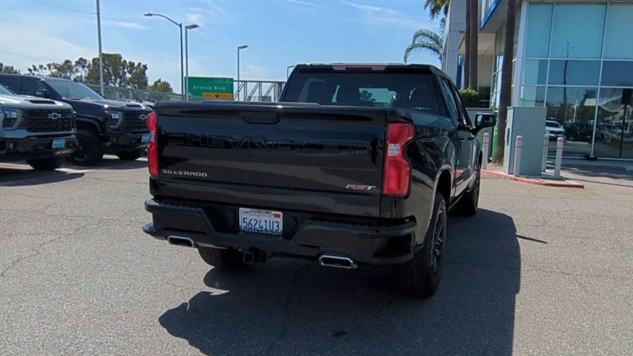 Used 2023 Chevrolet Silverado 1500 RST w/ Z71 Off-Road Package AWD/4WD image 7