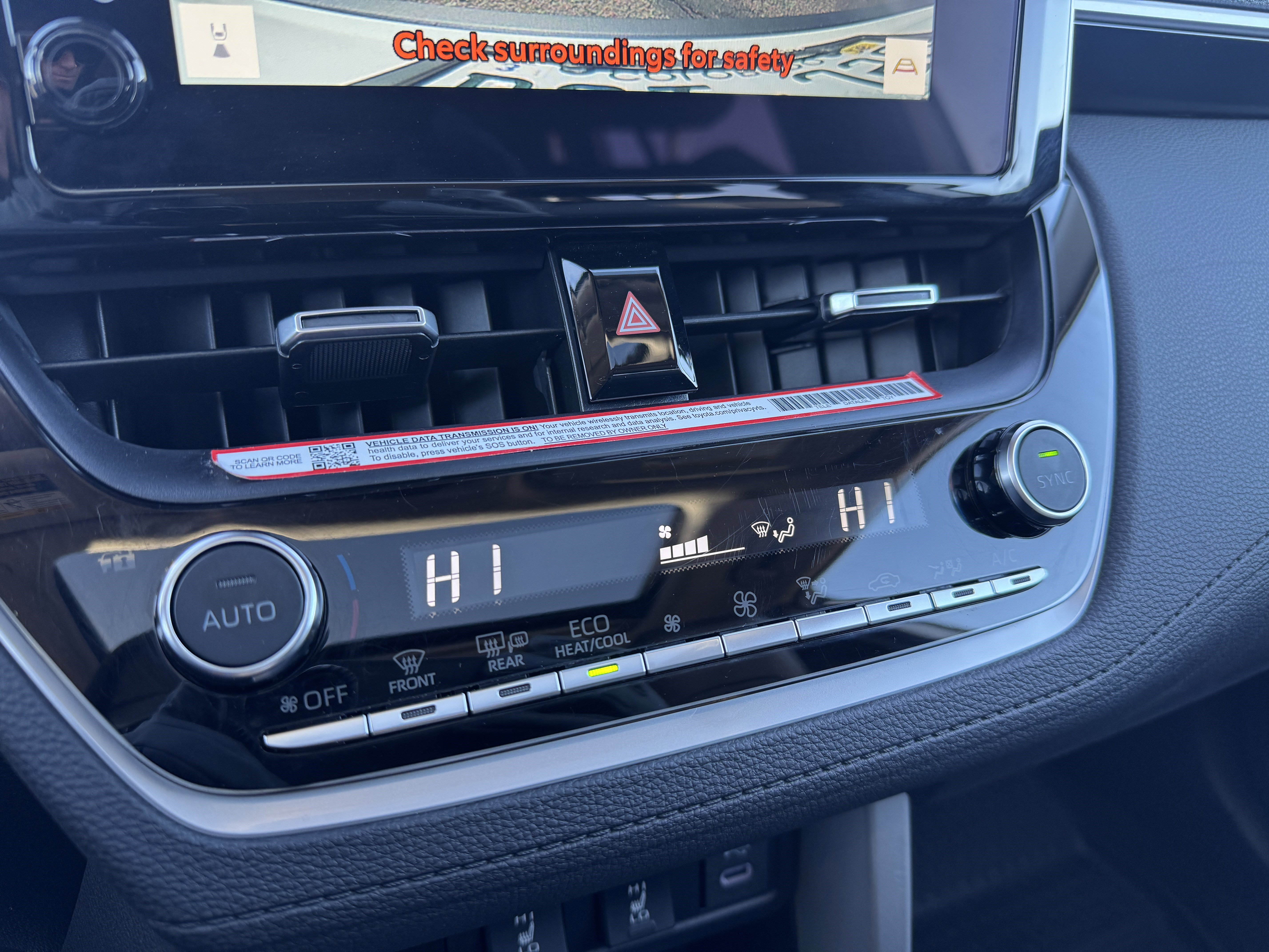 Used 2024 Toyota Corolla Cross XLE image 26