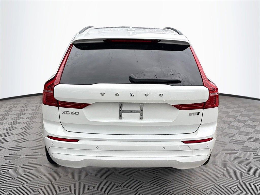 Used 2022 Volvo XC60 B5 Momentum image 7
