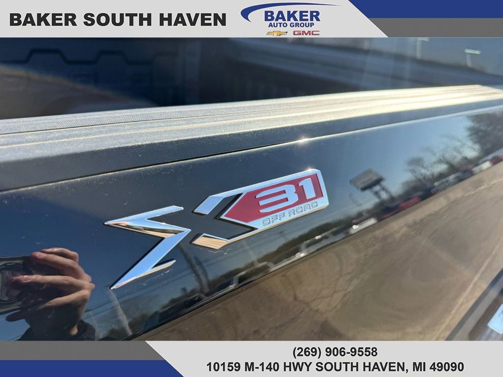 New 2026 GMC Sierra 1500 SLT w/ SLT Premium Package image 9