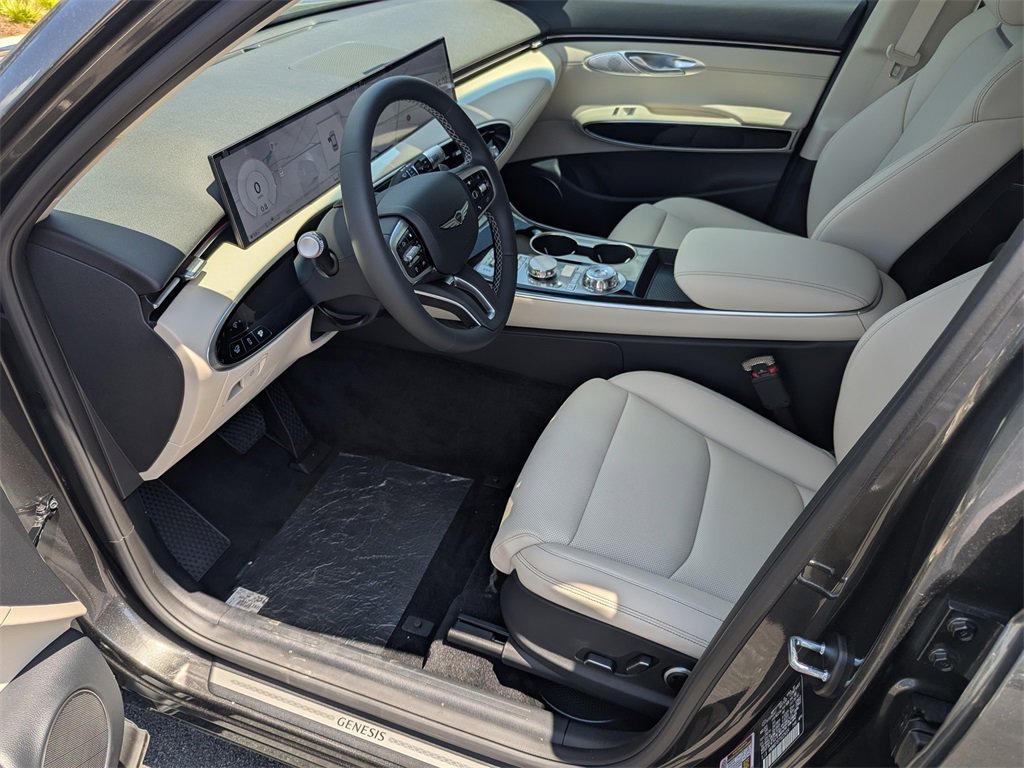 Used 2026 Genesis GV70 2.5T image 9