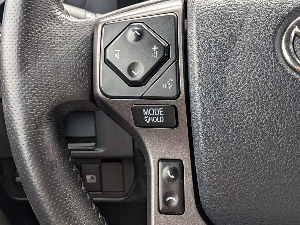 Used 2018 Toyota Tacoma TRD Off-Road image 24