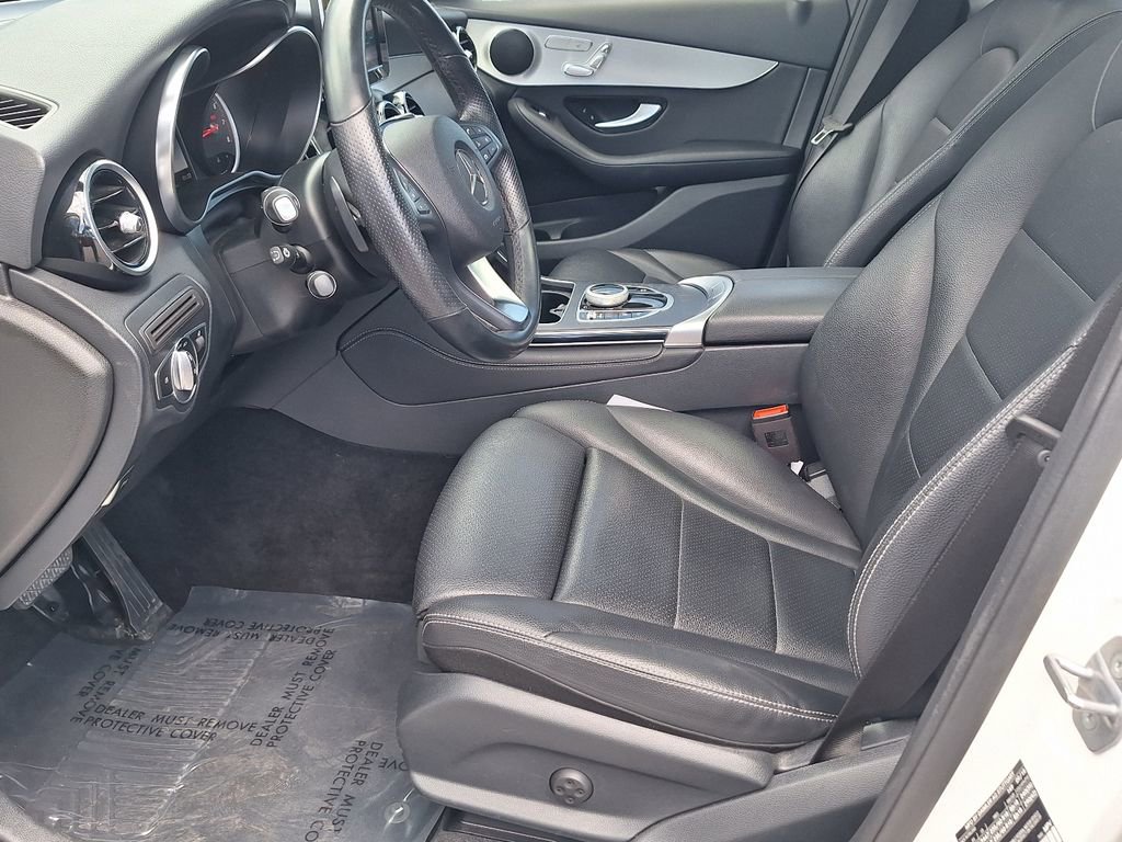 Used 2019 Mercedes-Benz GLC 300 4MATIC w/ Premium Package image 10
