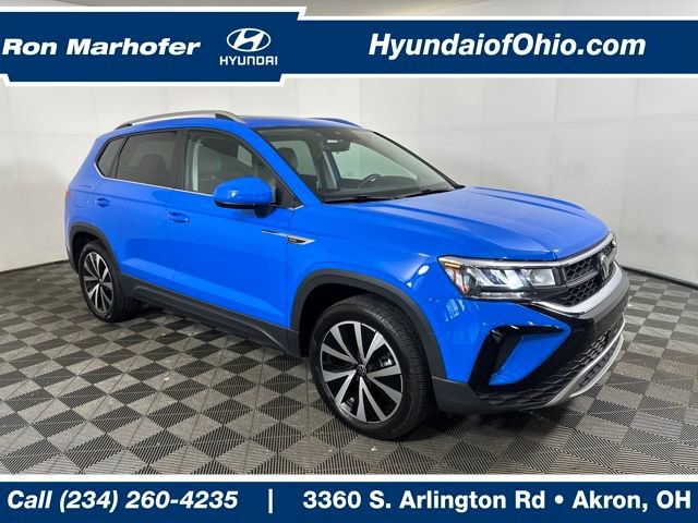 Used 2023 Volkswagen Taos SE w/ Panoramic Sunroof Package