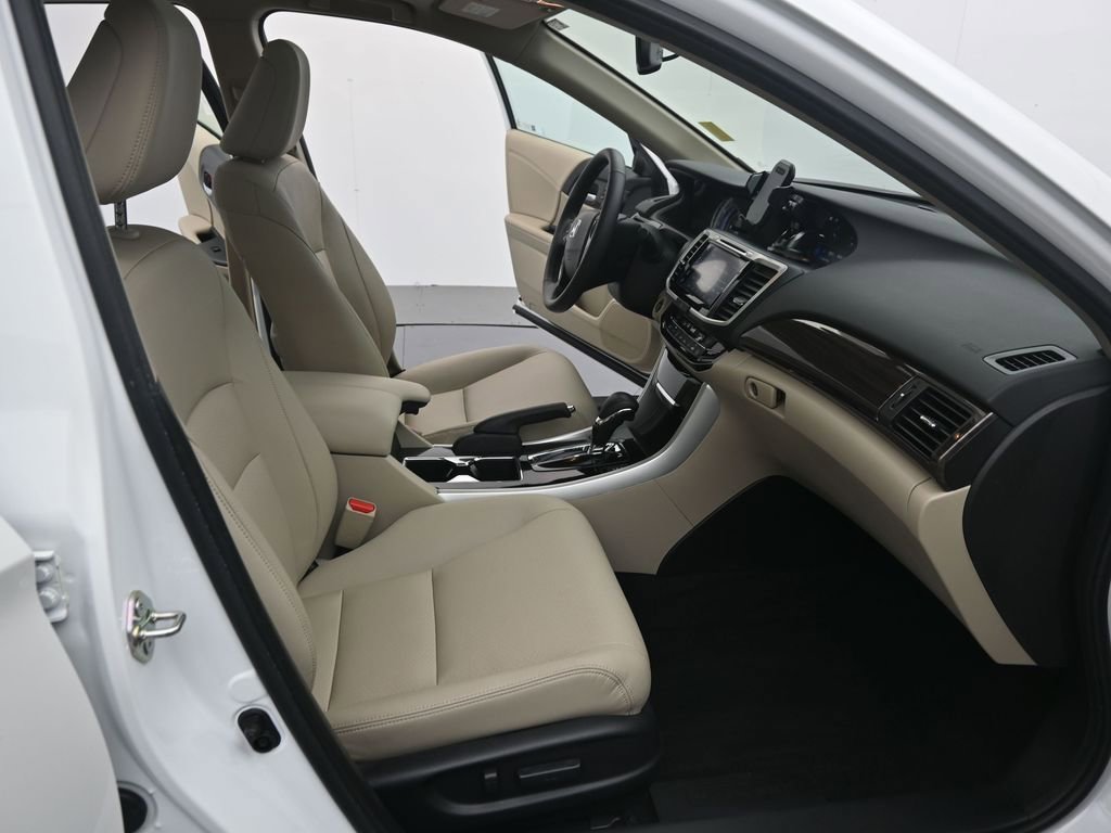 Used 2017 Honda Accord EX-L image 22