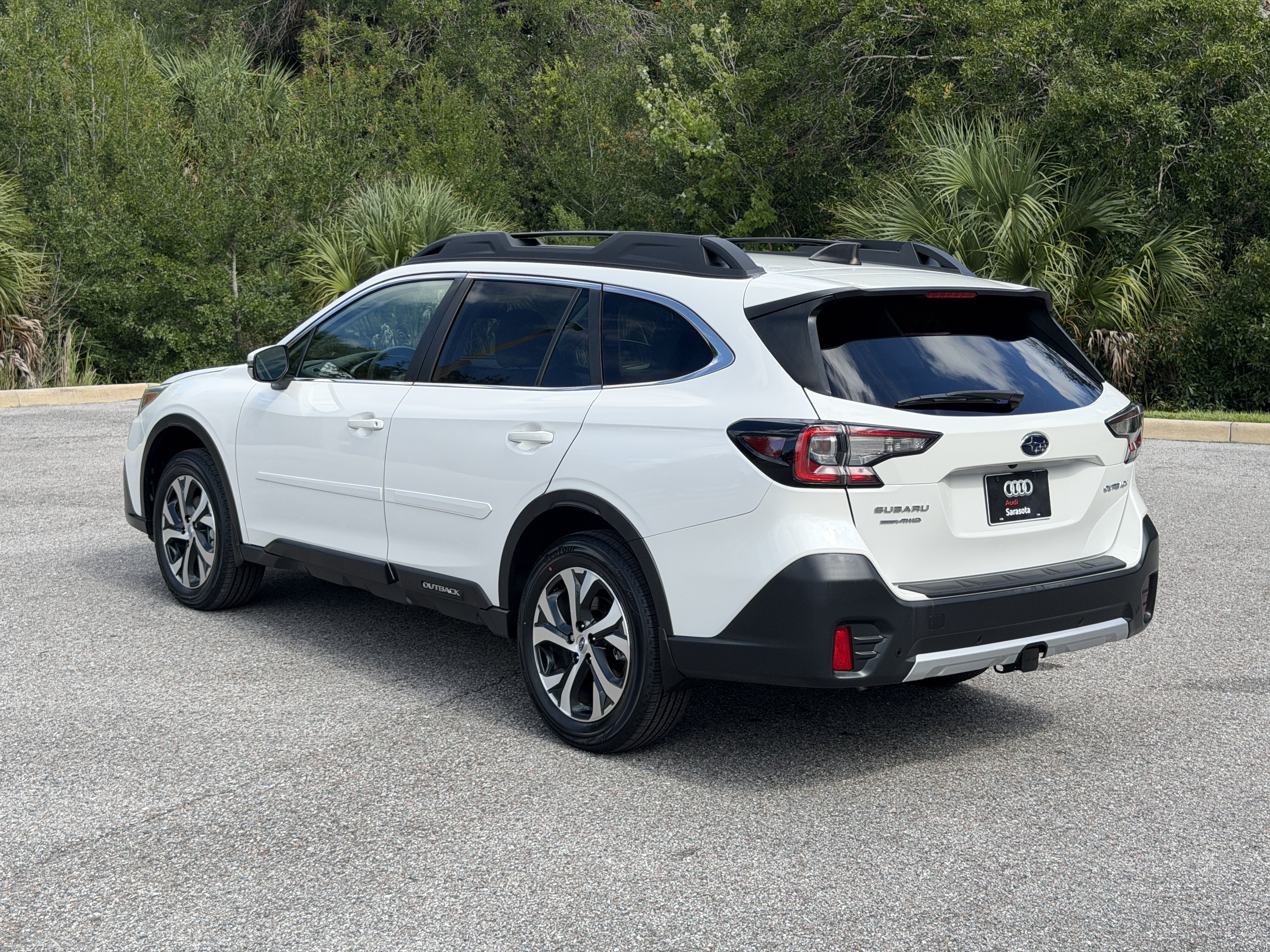 Used 2022 Subaru Outback Limited w/ Popular Package #2 AWD/4WD image 5