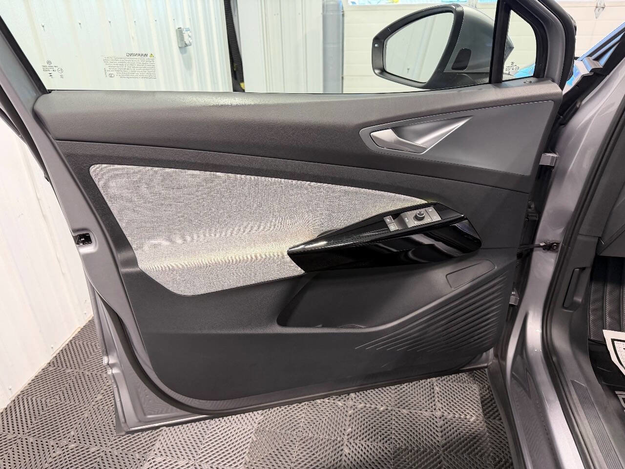 Used 2023 Volkswagen ID.4 Pro image 21