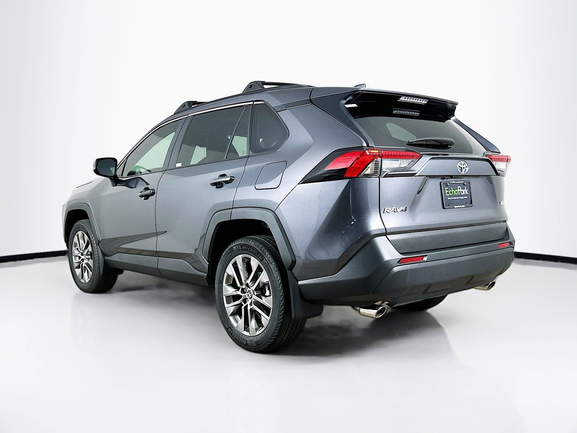 Used 2025 Toyota RAV4 XLE Premium image 5