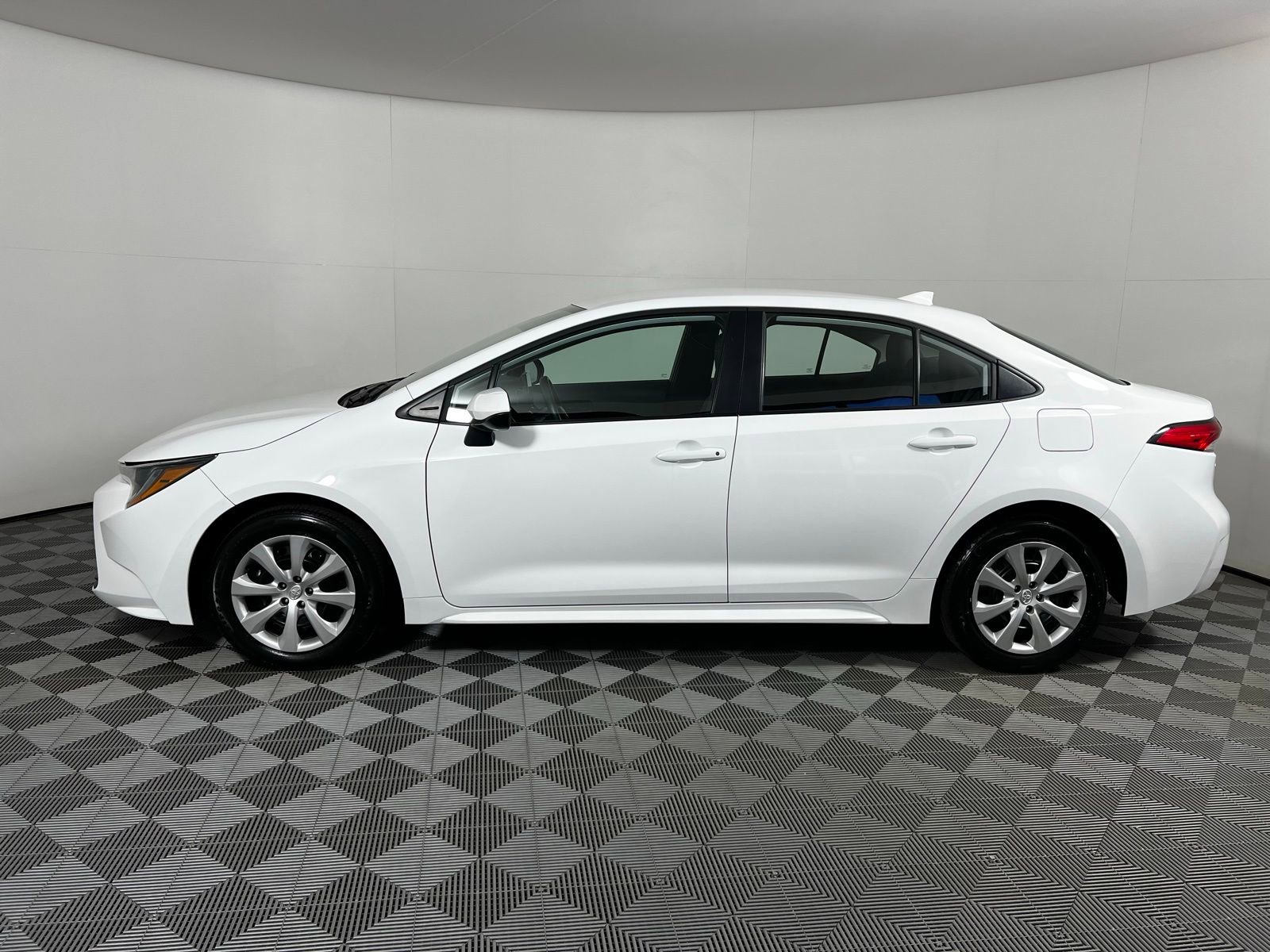 Certified 2025 Toyota Corolla LE image 8