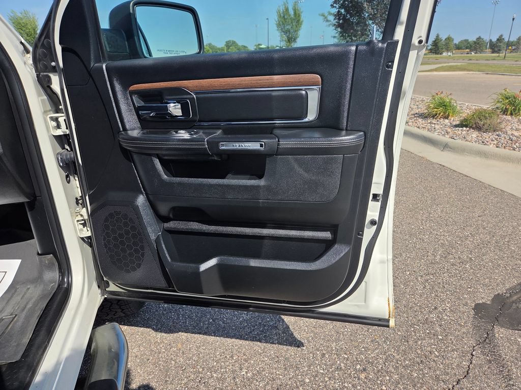 Used 2017 RAM 1500 Laramie w/ Convenience Group AWD/4WD image 39