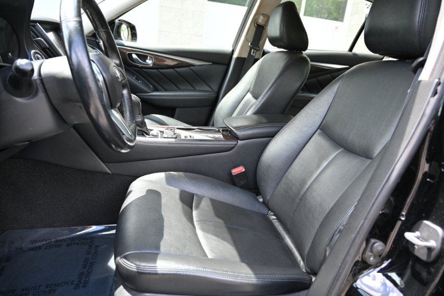 Used 2018 INFINITI Q50 Luxe w/ Essential Package (3.0T Luxe) AWD/4WD image 14