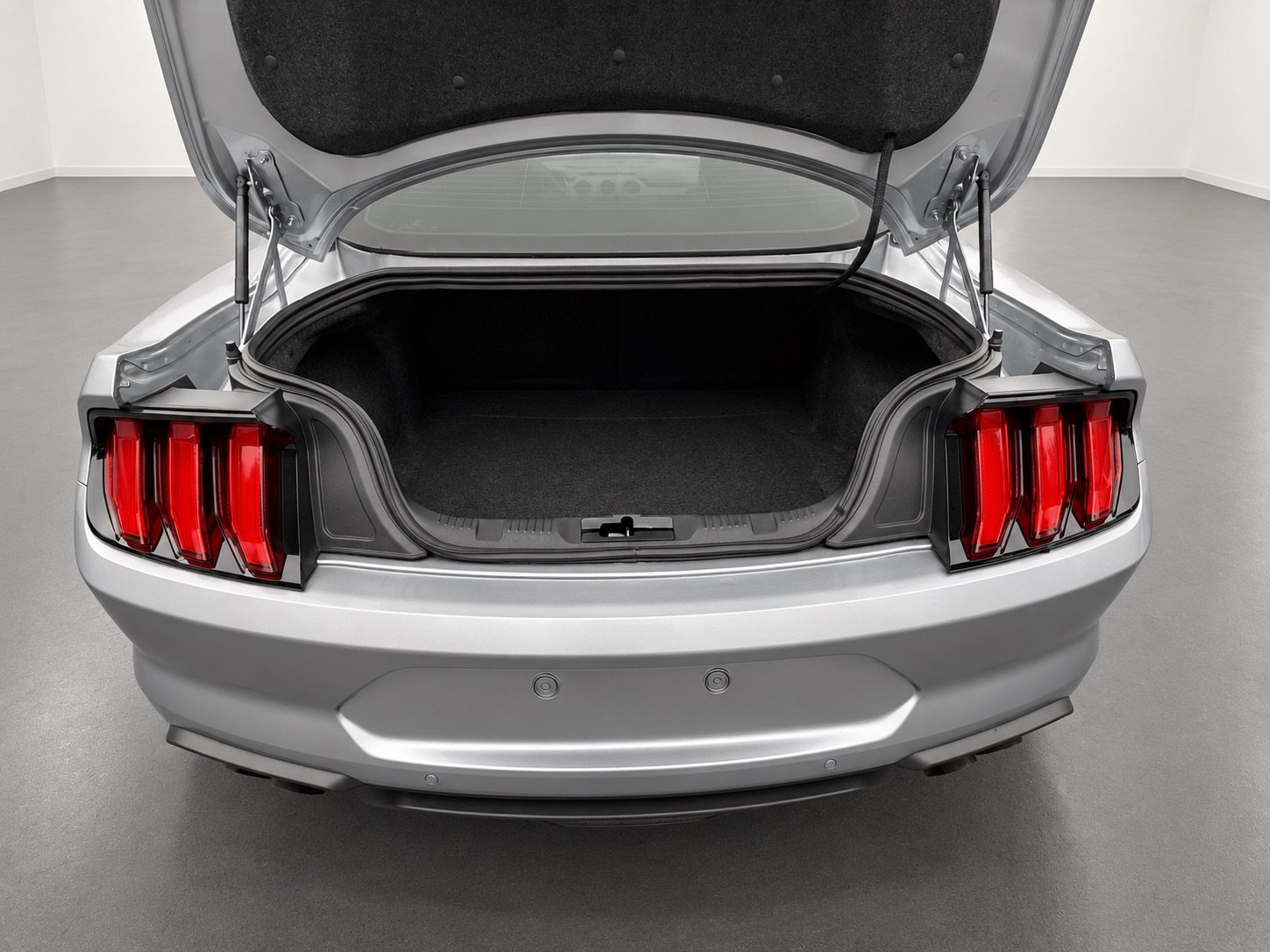 Used 2021 Ford Mustang GT Premium w/ Ford Safe & Smart Package RWD image 7