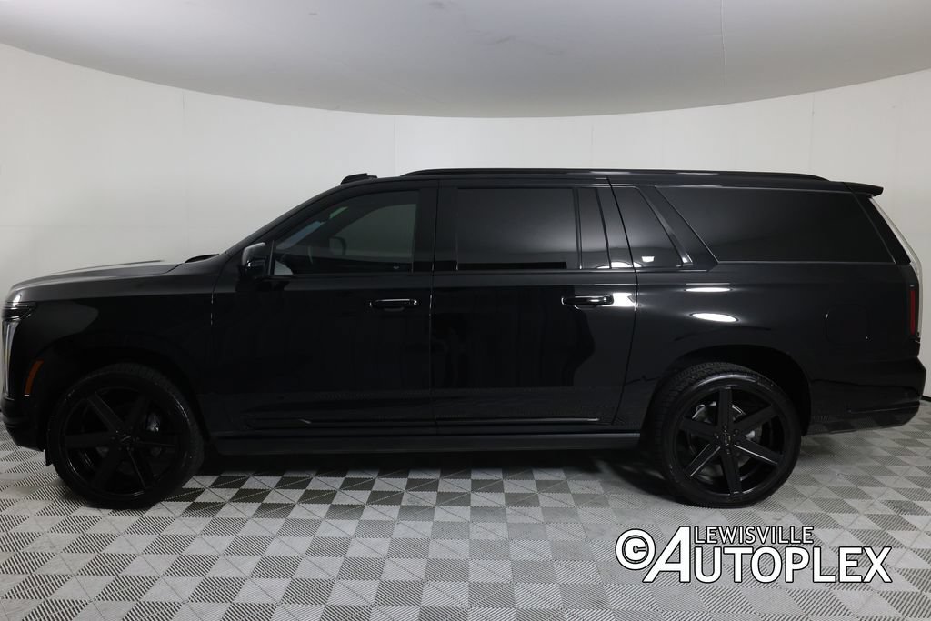 Used 2025 Cadillac Escalade ESV Sport AWD/4WD image 8