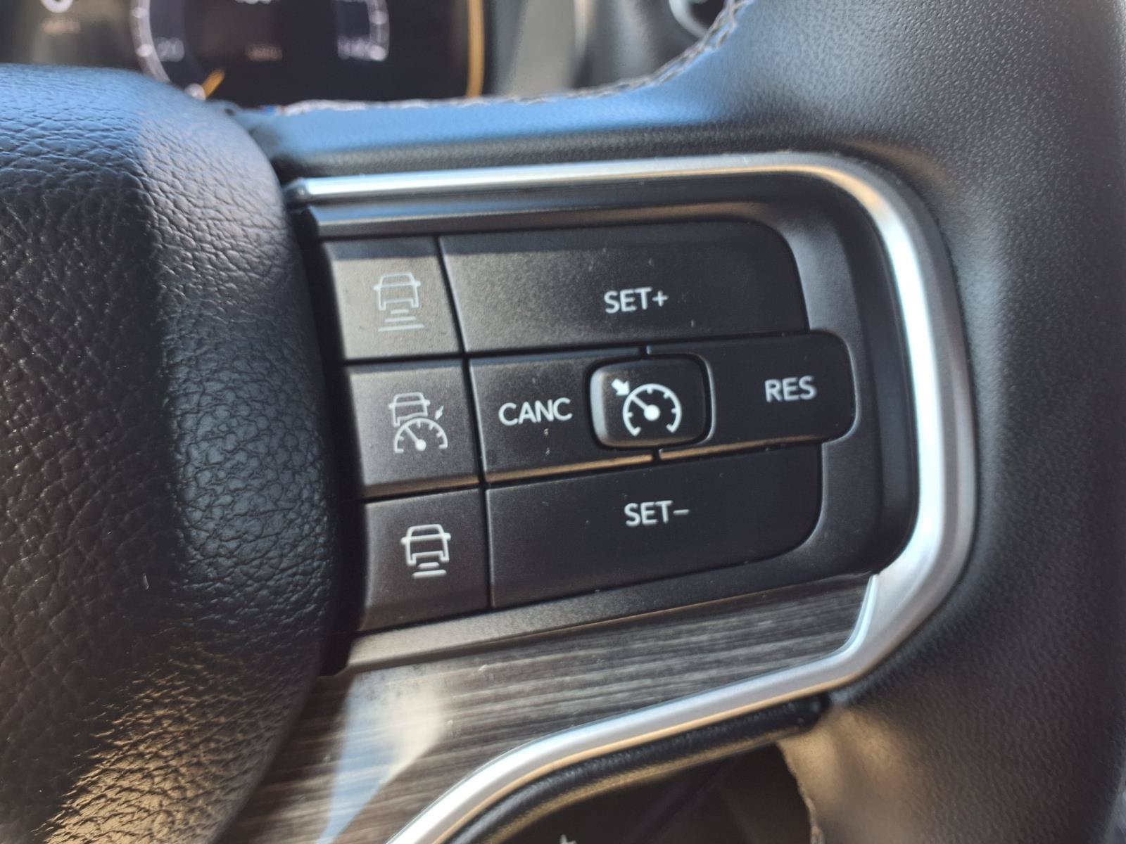 Used 2024 Jeep Wagoneer L Series II w/ Flexible Seating Group RWD image 18