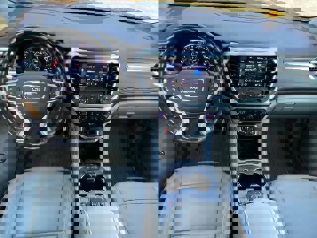 Certified 2022 GMC Acadia SLT w/ Technology Package image 13