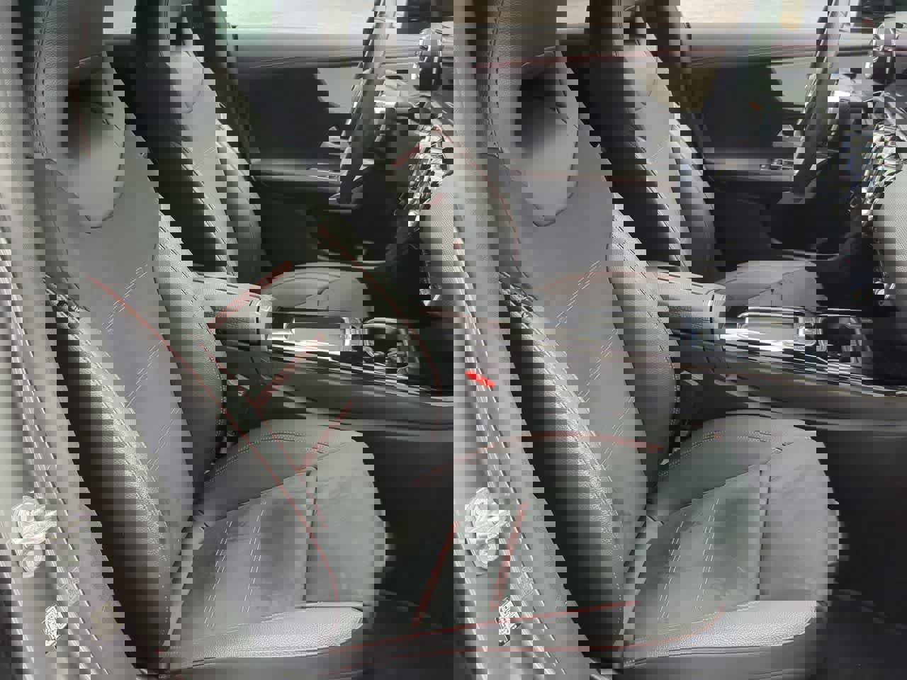 Used 2024 Mercedes-Benz CLA 250 image 23