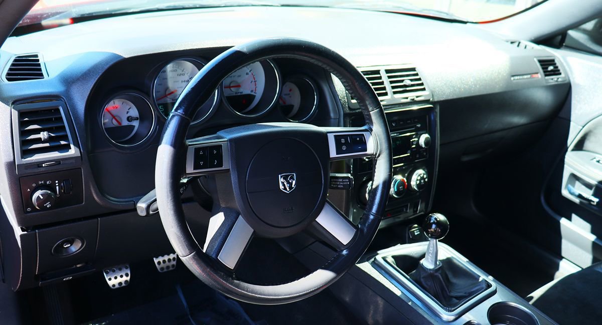 Used 2009 Dodge Challenger SRT8 RWD image 29