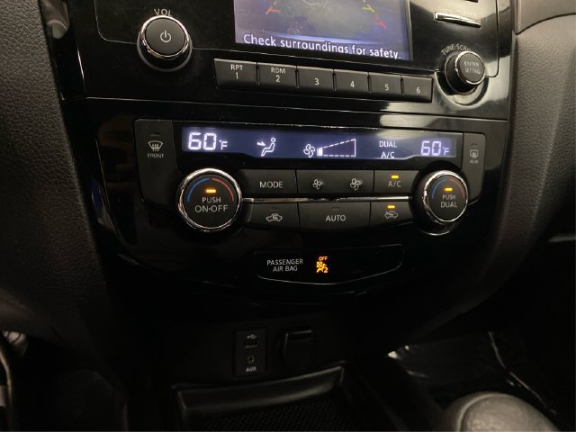 Used 2015 Nissan Rogue SV w/ SV Moonroof Package AWD/4WD image 33