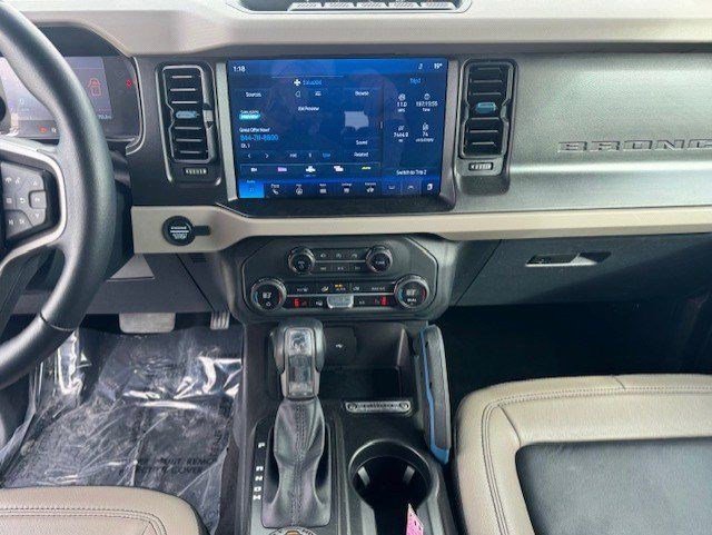 Used 2023 Ford Bronco Wildtrak image 12