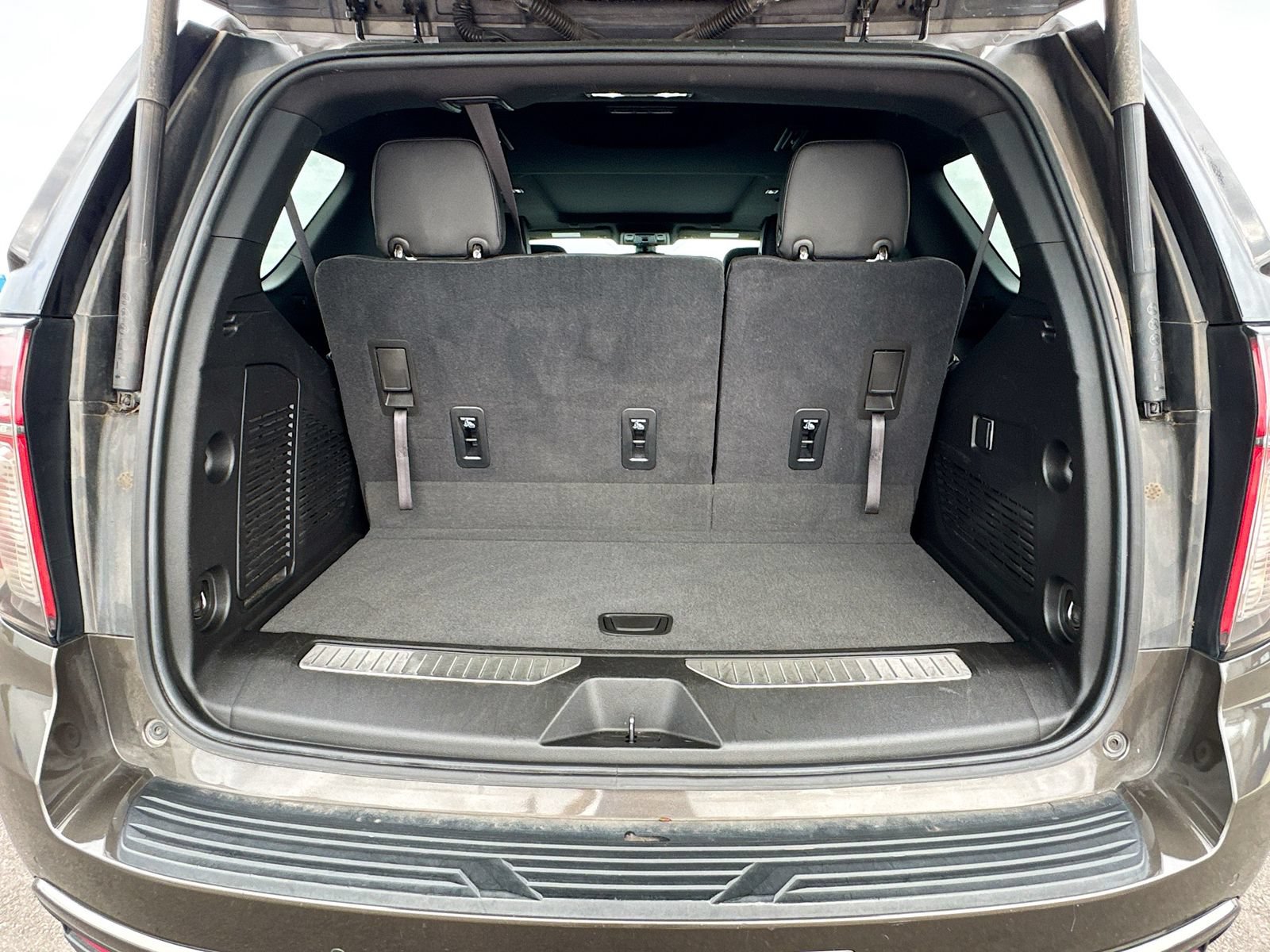 Used 2021 Chevrolet Tahoe RST RWD image 29