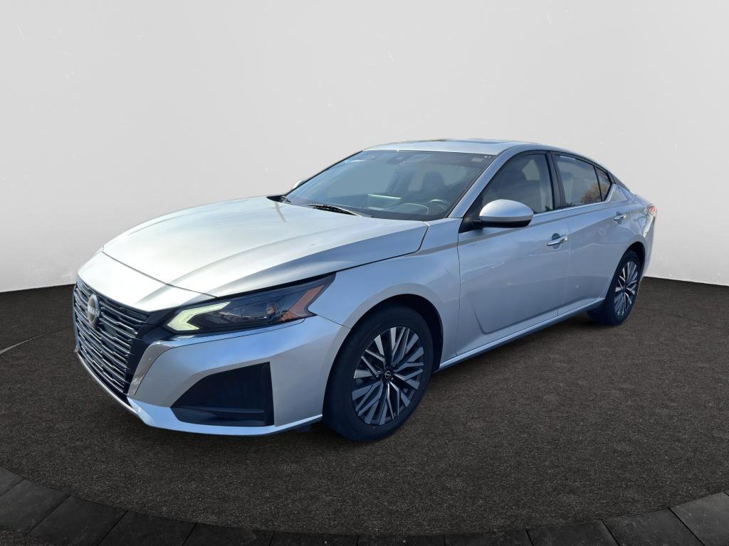 Used 2023 Nissan Altima 2.5 SV w/ SV Premium Package AWD/4WD image 1