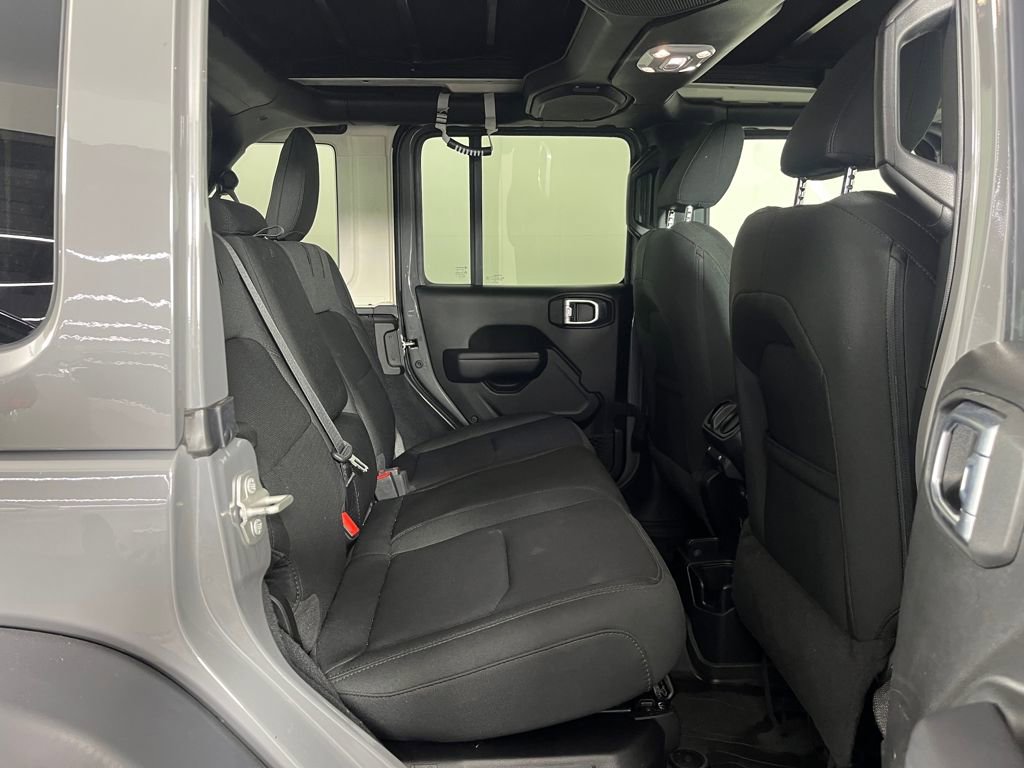 Used 2023 Jeep Wrangler Unlimited w/ Sun & Screen Package image 15