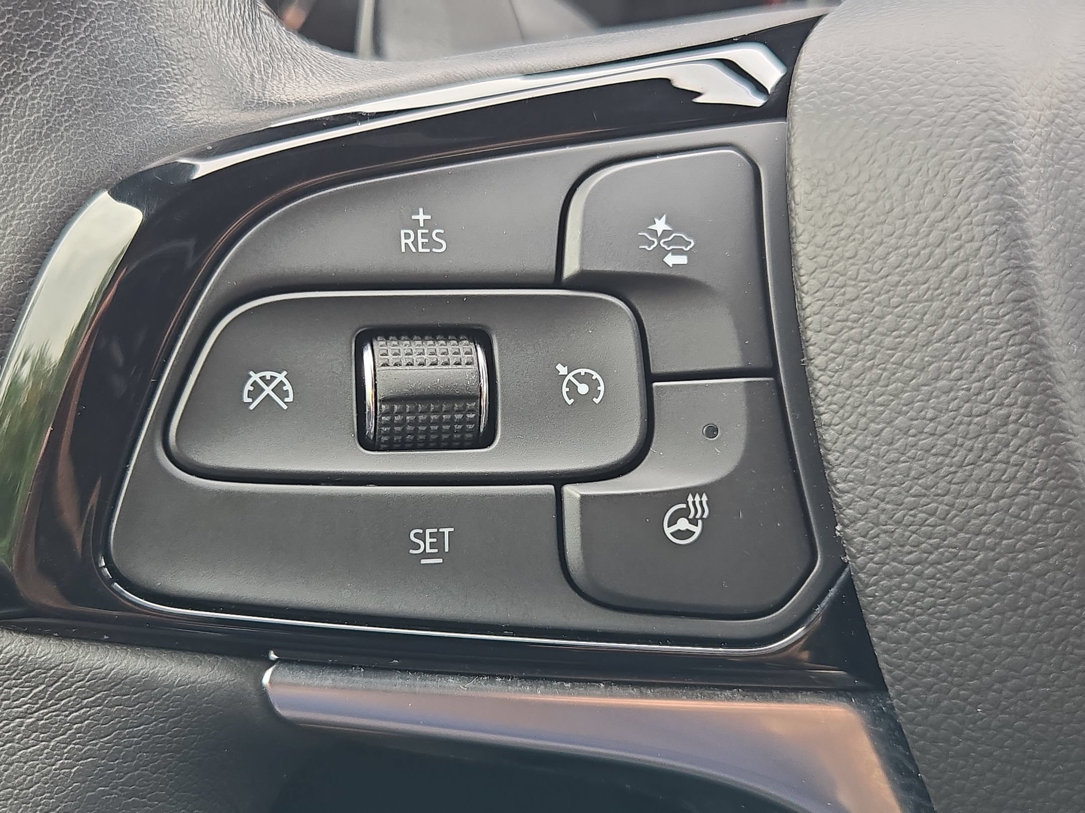 Used 2022 Buick Enclave Essence w/ Experience Buick Package FWD image 28