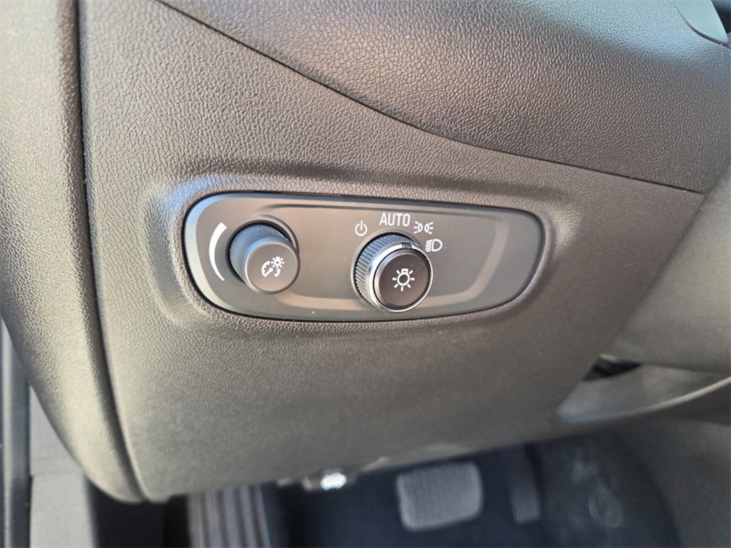 Used 2023 Chevrolet Equinox LS w/ LS Convenience Package image 23