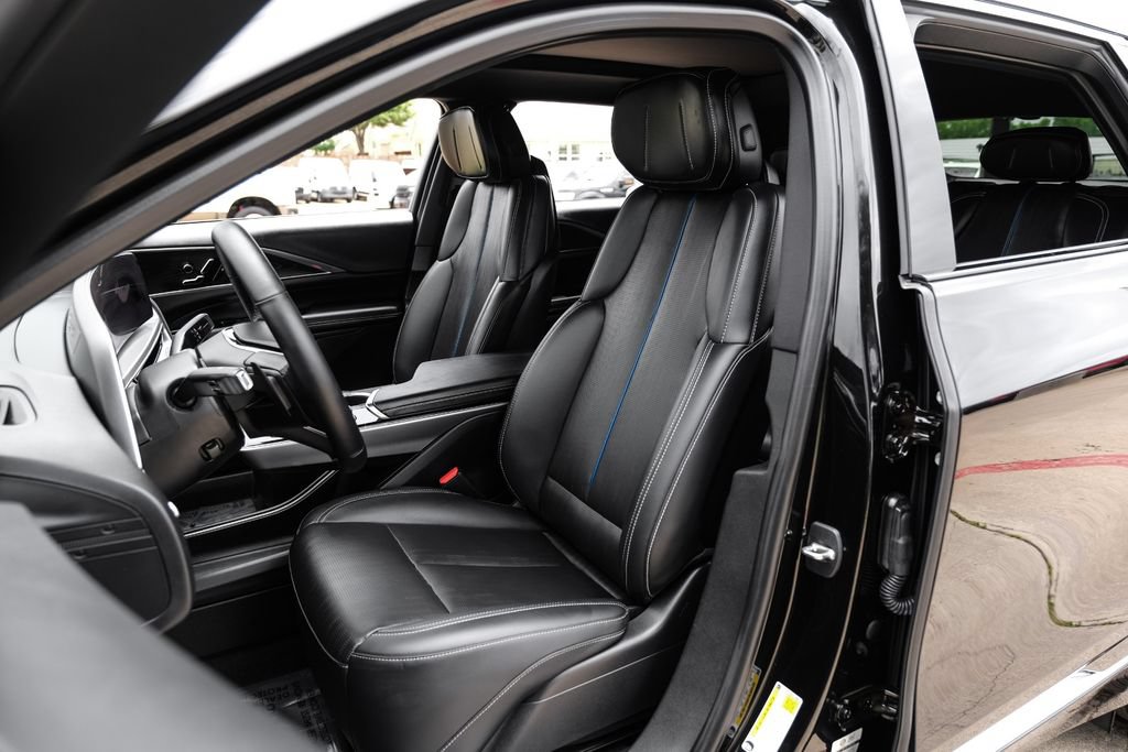 Used 2024 Cadillac Lyriq Luxury RWD image 30