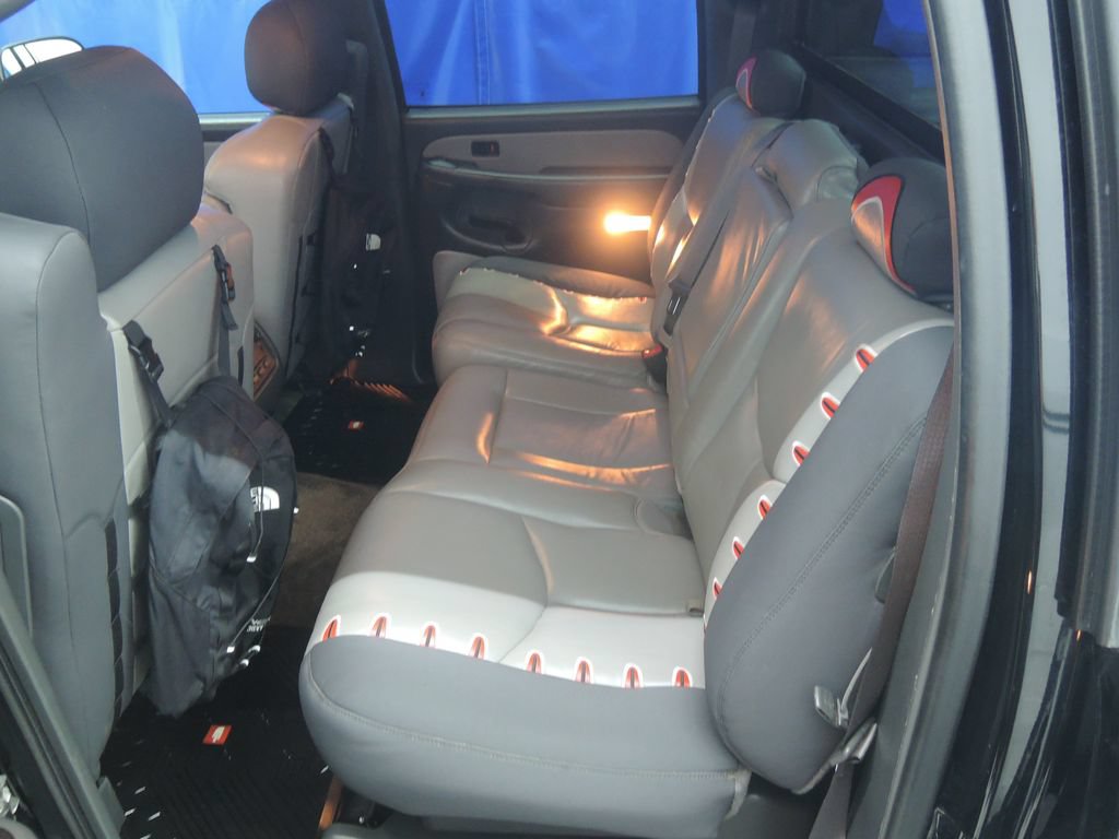 Used 2003 Chevrolet Avalanche 4x4 w/ The North Face Edition image 25