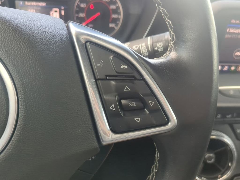 Used 2020 Chevrolet Camaro LT image 32