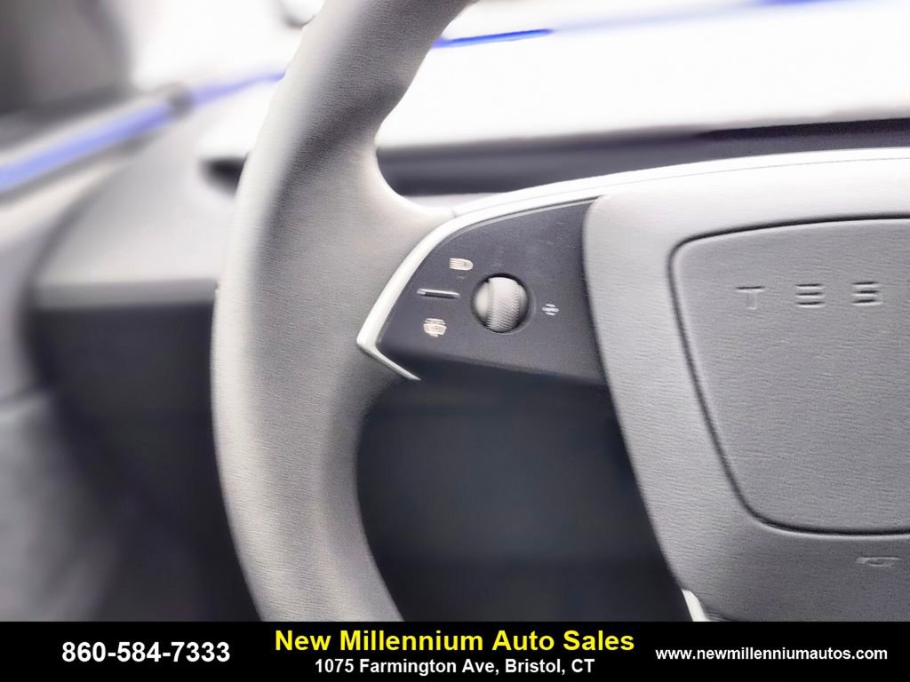 Used 2026 Tesla Model Y Long Range image 23