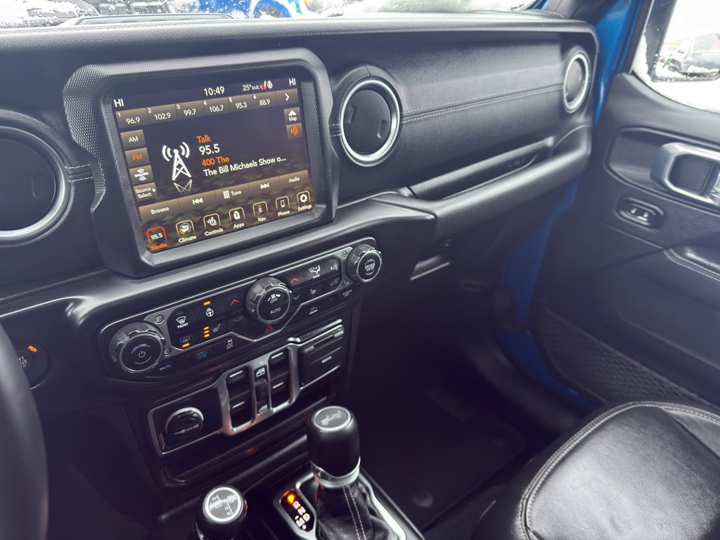 Used 2022 Jeep Wrangler Unlimited Sahara image 35