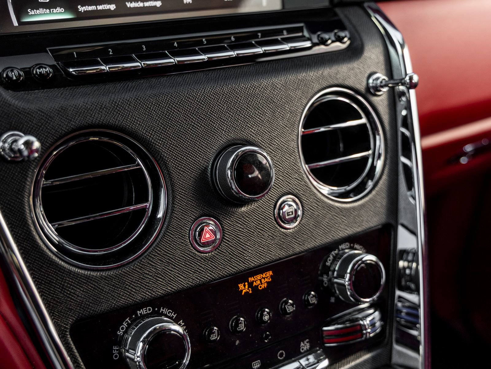 Certified 2023 Rolls-Royce Cullinan image 33