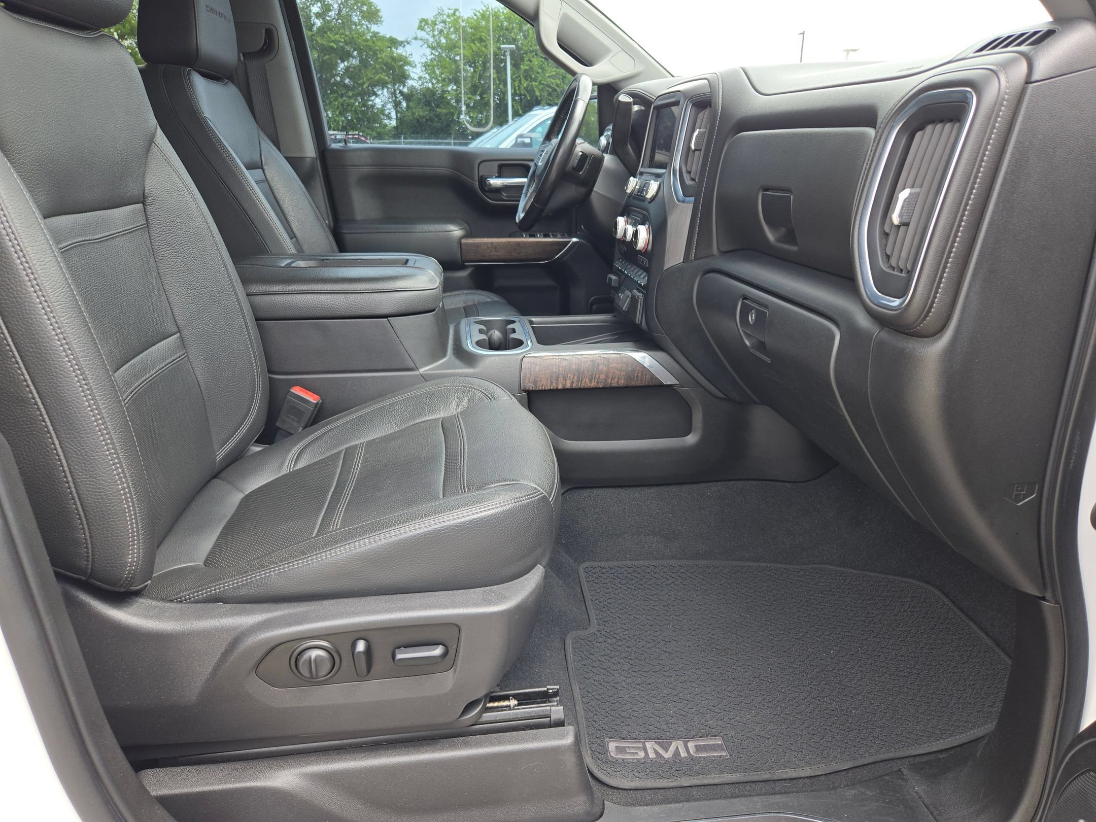 Used 2020 GMC Sierra 1500 Denali w/ Denali Ultimate Package AWD/4WD image 29