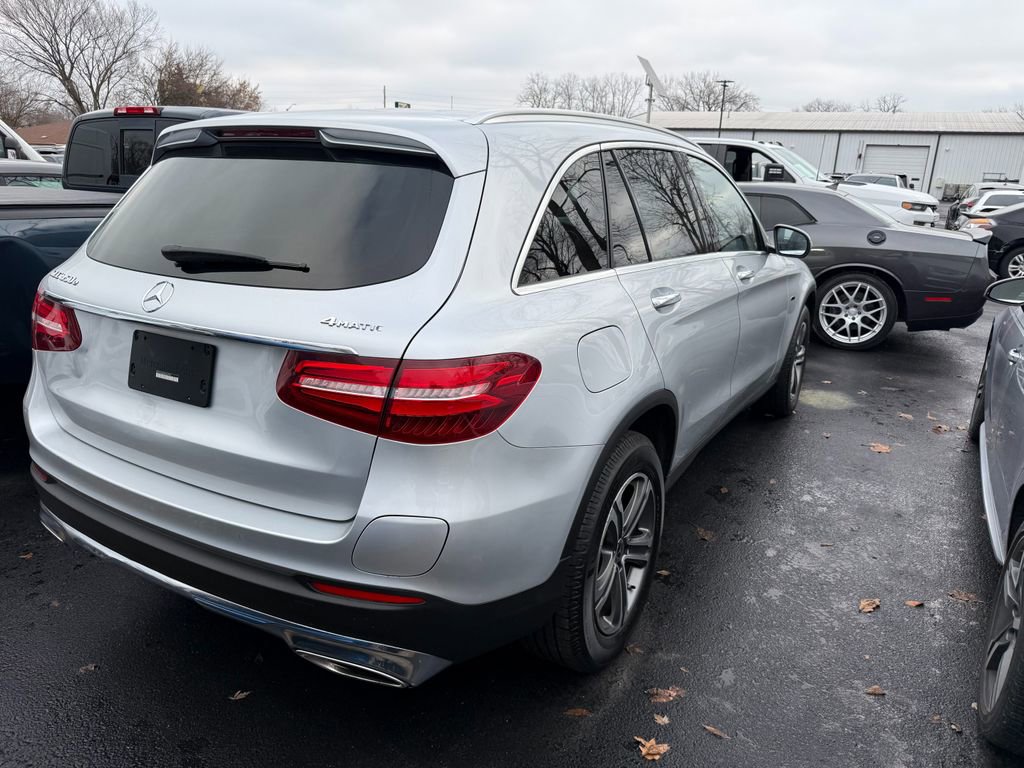 Used 2019 Mercedes-Benz GLC 350e 4MATIC image 3