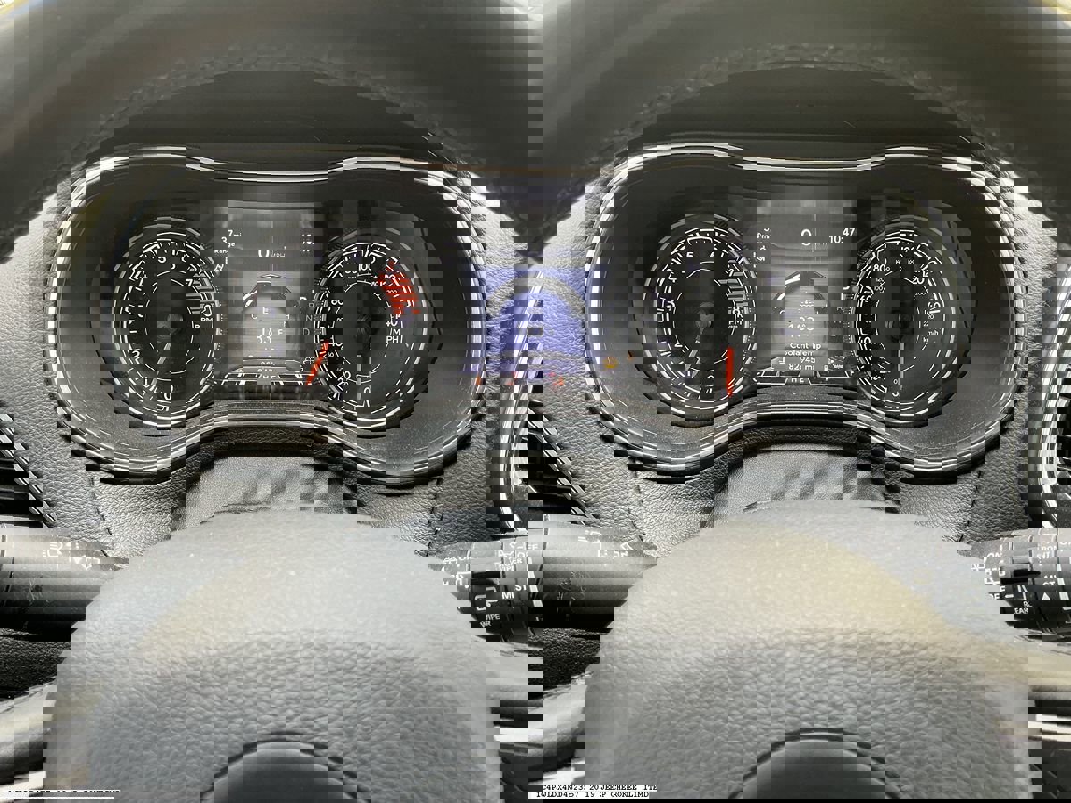 Used 2019 Jeep Cherokee Limited w/ Technology Group image 8