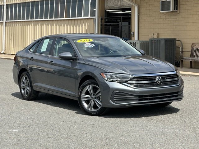 Used 2024 Volkswagen Jetta SE