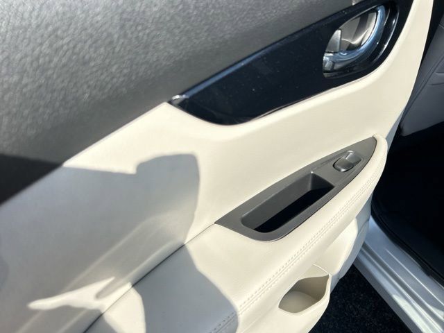 Used 2017 Nissan Rogue Sport SL image 17