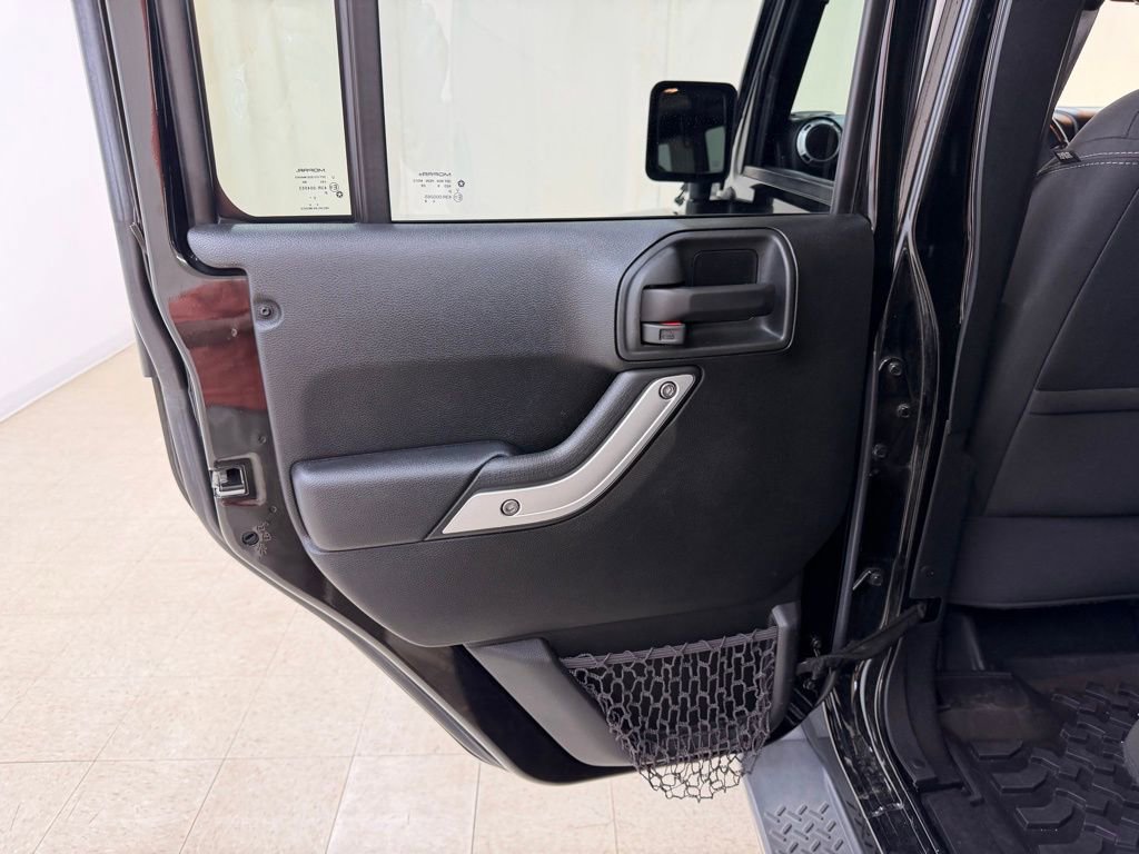 Used 2017 Jeep Wrangler Unlimited Sahara image 15